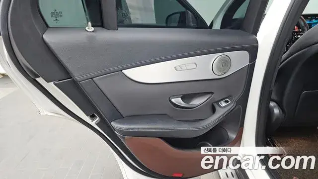 Mercedes-Benz GLC-Class 2020 — Şəkil 27/31