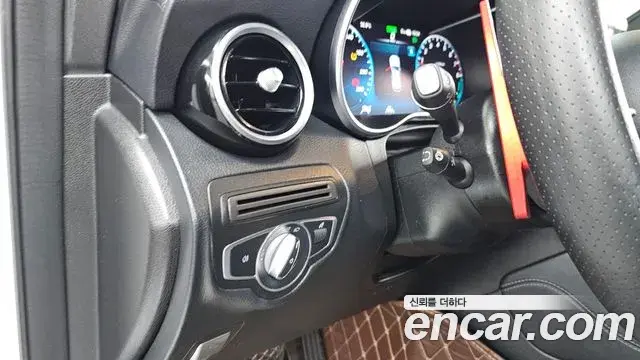 Mercedes-Benz GLC-Class 2020 — Şəkil 22/31