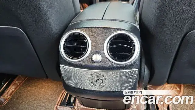 Mercedes-Benz GLC-Class 2020 — Şəkil 8/31