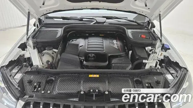Mercedes-Benz GLE-Class 2025 — Photo 13/17