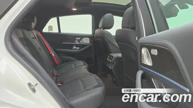 Mercedes-Benz GLE-Class 2025 — Photo 6/17