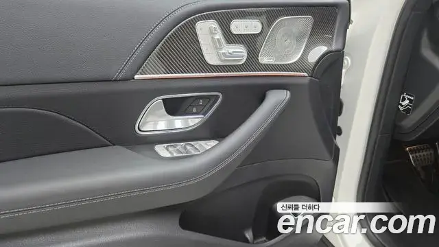 Mercedes-Benz GLE-Class 2025 — Photo 8/17