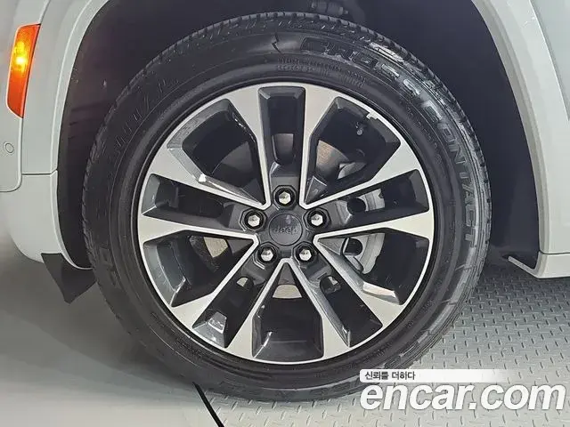 Jeep Grand Cherokee 2022 — Şəkil 3/20