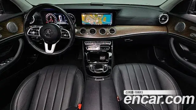 Mercedes-Benz E-Class 2020 — Фото 7/20