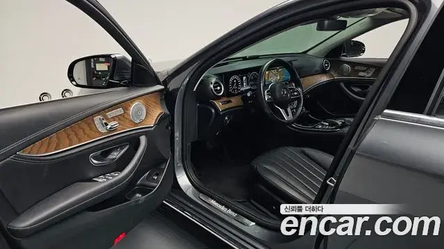Mercedes-Benz E-Class 2020 — Фото 10/20