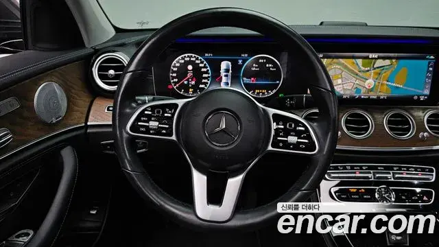 Mercedes-Benz E-Class 2020 — Фото 12/20