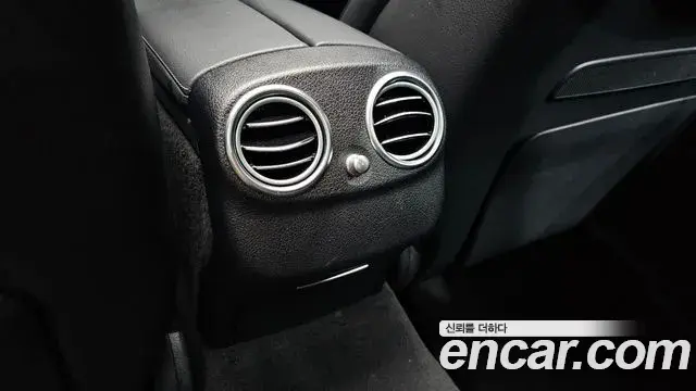 Mercedes-Benz E-Class 2020 — Photo 30/35