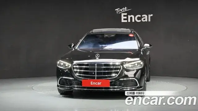 Mercedes-Benz S-Class 2023 — Photo 9/20