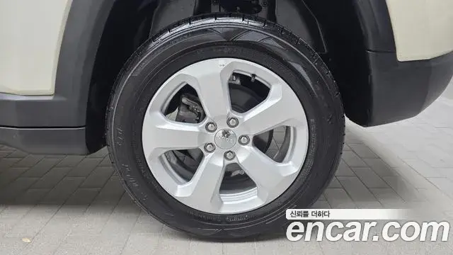 Jeep Compass 2019 — Şəkil 12/34