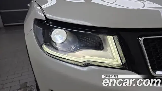 Jeep Compass 2019 — Şəkil 34/34