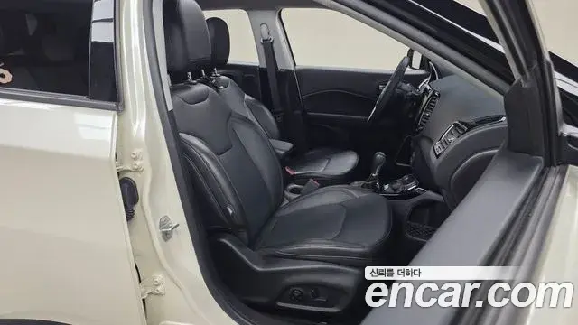 Jeep Compass 2019 — Şəkil 24/34