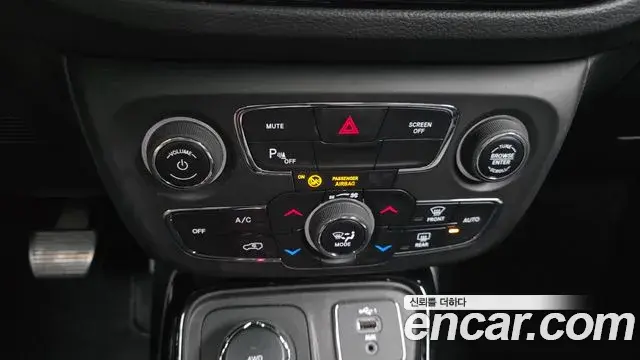Jeep Compass 2019 — Şəkil 13/34