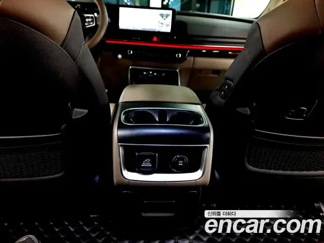 Kia Carnival 2024 — ფოტო 14/20