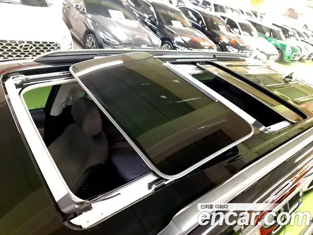 Kia Carnival 2024 — ფოტო 6/20
