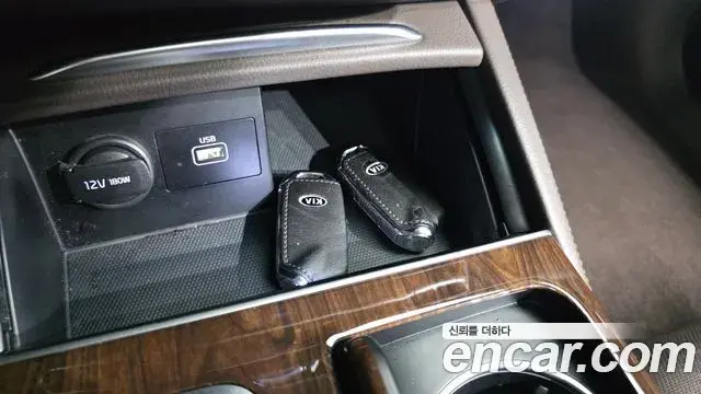 Kia The K9 2018 — ფოტო 30/33