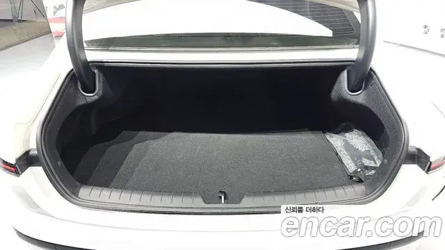 Hyundai Grandeur Hybrid 2023 — ფოტო 6/31