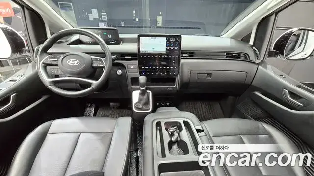 Hyundai Staria 2025 — Фото 7/20