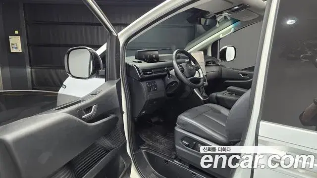 Hyundai Staria 2025 — Фото 10/20