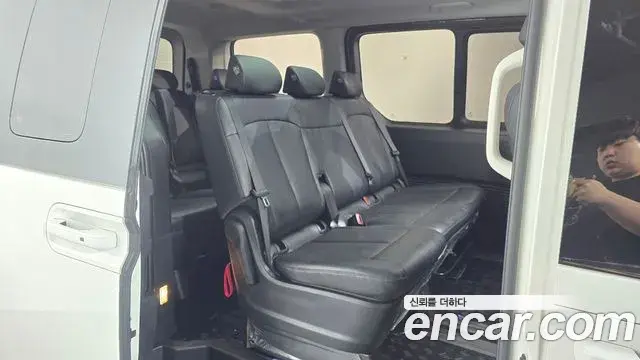 Hyundai Staria 2025 — Фото 11/20