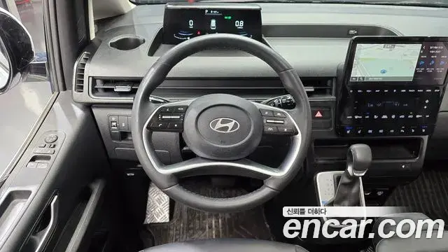 Hyundai Staria 2025 — Фото 13/20