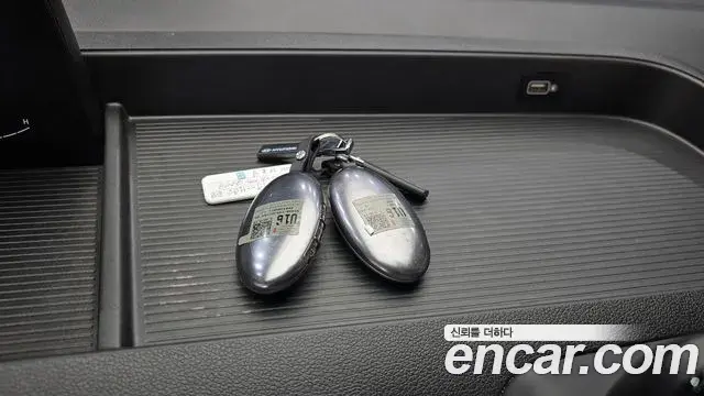 Hyundai Staria 2025 — Фото 15/20