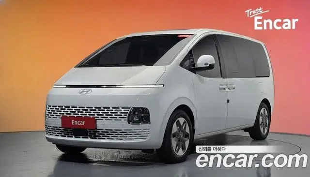 Hyundai Staria 2025 — Фото 1/20