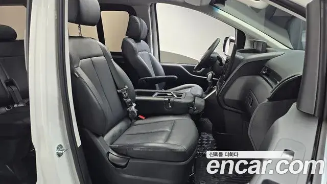 Hyundai Staria 2025 — ფოტო 19/34