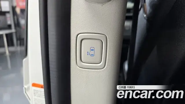 Hyundai Staria 2025 — ფოტო 17/34