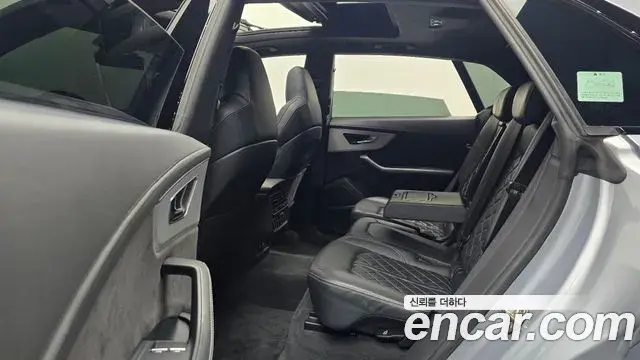 Audi Q8 2021 — ფოტო 14/32