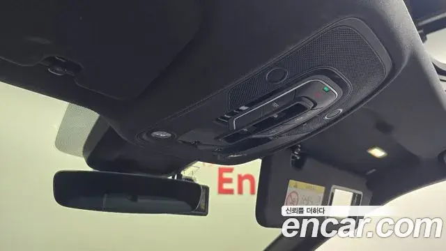 Audi Q8 2021 — ფოტო 26/32