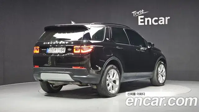 Land Rover Discovery Sport 2022 — Фото 2/20