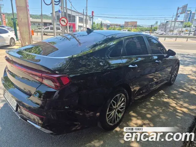 Kia K5 2021 — ფოტო 8/15