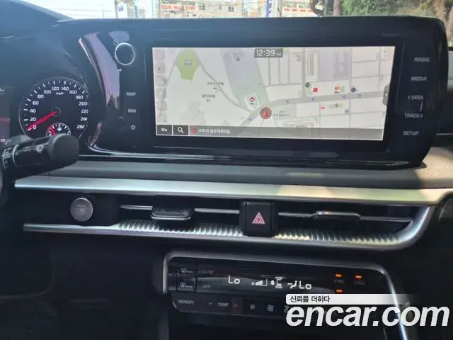 Kia K5 2021 — ფოტო 11/15