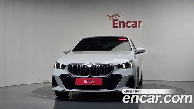 BMW 5 Series 2024 — Şəkil 26/32