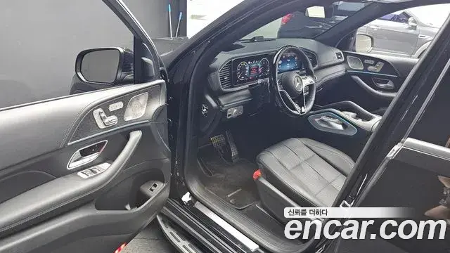 Mercedes-Benz GLS-Class 2025 — ფოტო 30/38