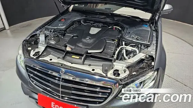 Mercedes-Benz E-Class 2020 — Şəkil 18/30