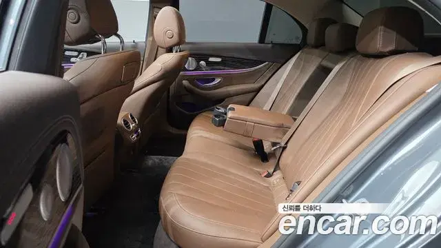 Mercedes-Benz E-Class 2020 — Şəkil 25/30