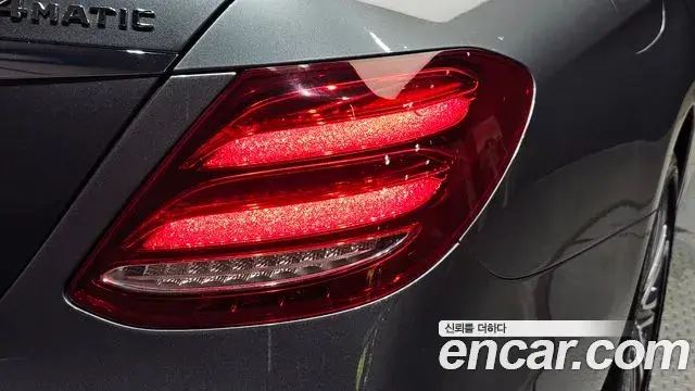 Mercedes-Benz E-Class 2020 — Şəkil 24/30