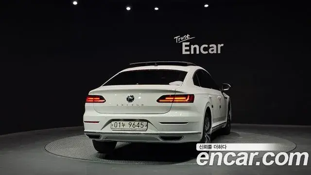 Volkswagen Arteon 2019 — Photo 14/35