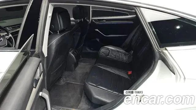 Volkswagen Arteon 2019 — Photo 32/35