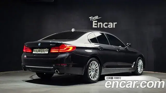 BMW 5 Series 2019 — ფოტო 11/31