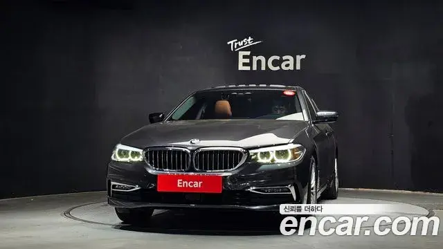 BMW 5 Series 2019 — ფოტო 12/31