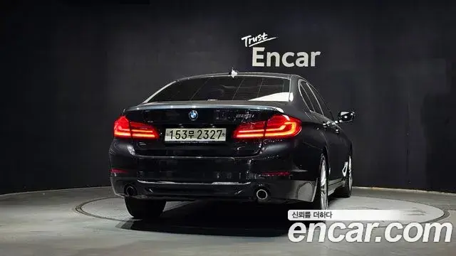 BMW 5 Series 2019 — ფოტო 9/31