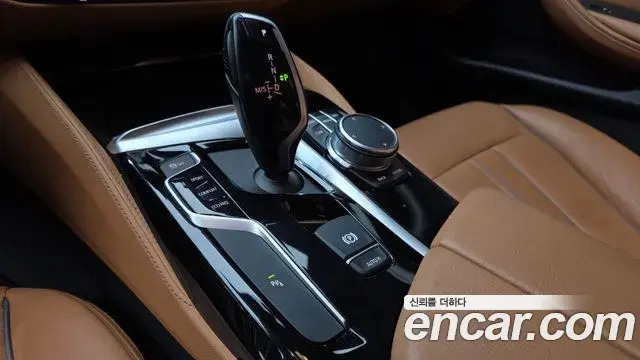 BMW 5 Series 2019 — ფოტო 21/31