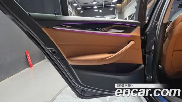 BMW 5 Series 2019 — ფოტო 5/31