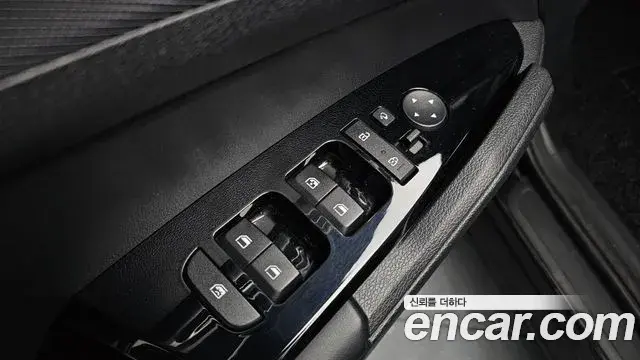 Kia Sportage 2023 — Фото 18/20