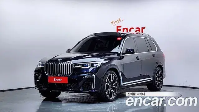 BMW X7 2022 — Фото 1/20