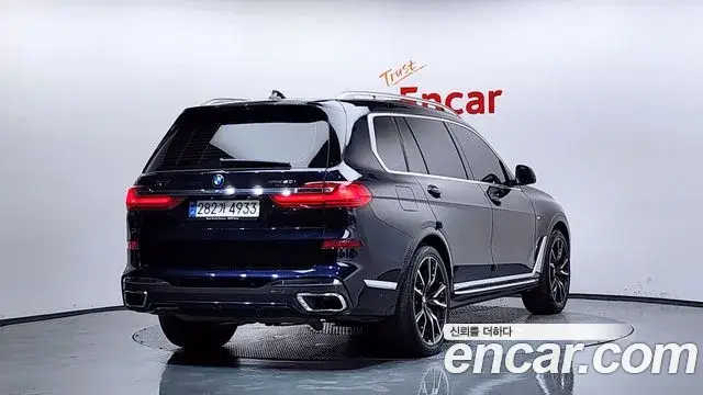 BMW X7 2022 — Фото 2/20