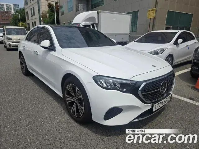 Mercedes-Benz E-Class 2025 — Фото 20/20