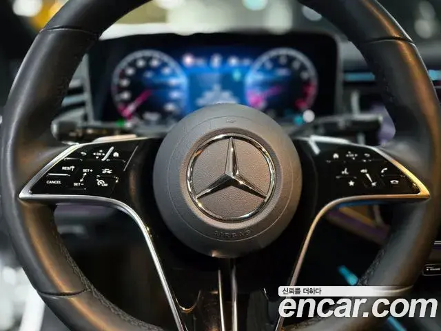 Mercedes-Benz E-Class 2025 — Фото 9/20